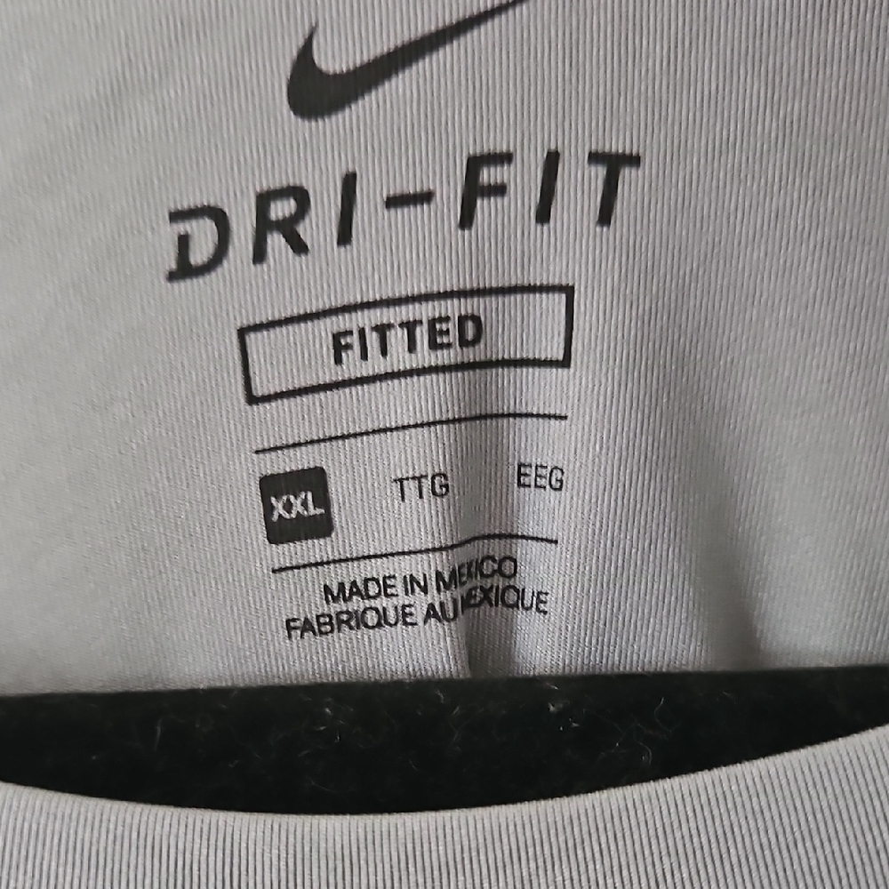 Nike Men's Grey Dri-FIT Sleeveless Tank Top - Picture 2 of 3